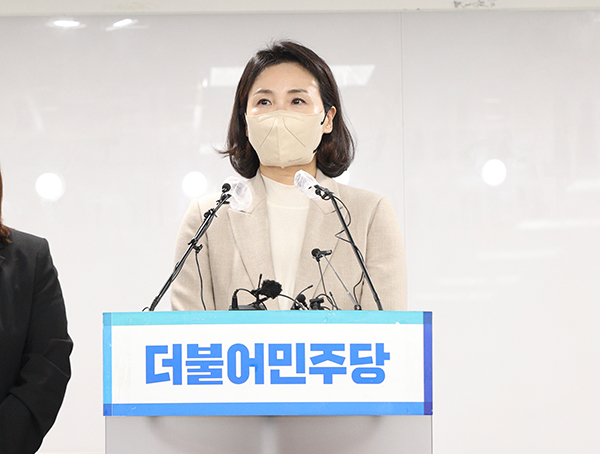 이재명 더불어민주당 의원의 배우자 김혜경씨가 지난 2월9일 여의도 당사에서 과잉의전 논란에 대해 사과 기자회견을 하고 있다. 사진=이재명 대선캠프 제공
