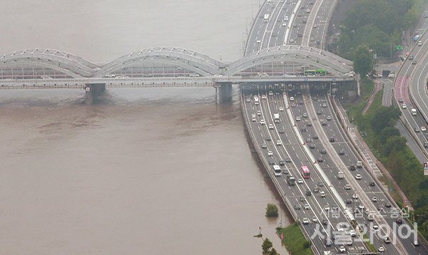 11일 서울 영등포구 여의도  63빌딩 전망대에서 바라본 한강의 모습