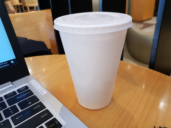 코로나19 감염 우려에 일부 커피 전문점들이 일회용 컵을 제공하고 있다.