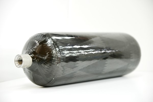 효성첨단소재가 생산한 탄소섬유로 만든 수소연료탱크. 사진=효성첨단소재 제공