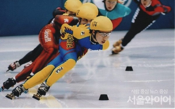 2002년 솔트레이크시티 동계올림픽 쇼트트랙 여자 1500m 경기 중. 사진=Donald Miralle 제공