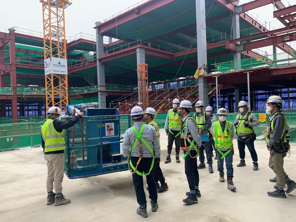 현대건설이 협력사와 안전관리를 강화하기 위해 제도를 실행하고 안전지원비를 지급한다. 사진=현대건설 제공