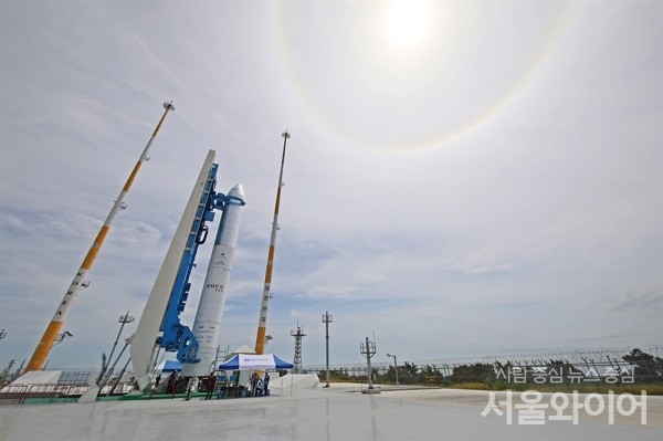 한국형 우주발사체 '누리호'의 발사 일정이 공개되며 12일 관련주들이 상승세를 보인다. 사진=한국항공우주연구원 홈페이지