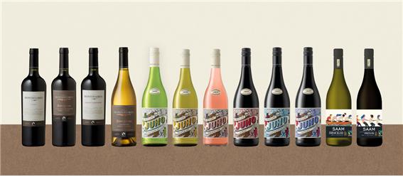 SM글로벌유통이 최근 2021 추석 와인선물세트 행사를 위해 선보인 12종의 공정무역와인. 사진=SM글로벌유통 제공