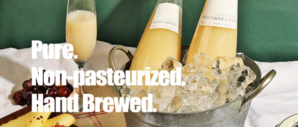 샴페인 막걸리로 유명한 복순도가의 막걸리가 최근 MZ세대로부터 인기를 얻으며 SNS에서 화제다. 사진=복순도가 홈페이지 캡처