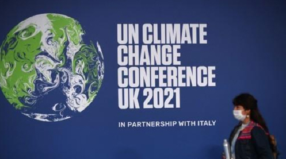 문재인 대통령은 1일(현지시간) COP26 회의에서 온실가스 배출량을 2030년까지 40% 감축하는 내용의 국내 NDC 상향안을 발표할 계획이다. 사진=연합뉴스 제공