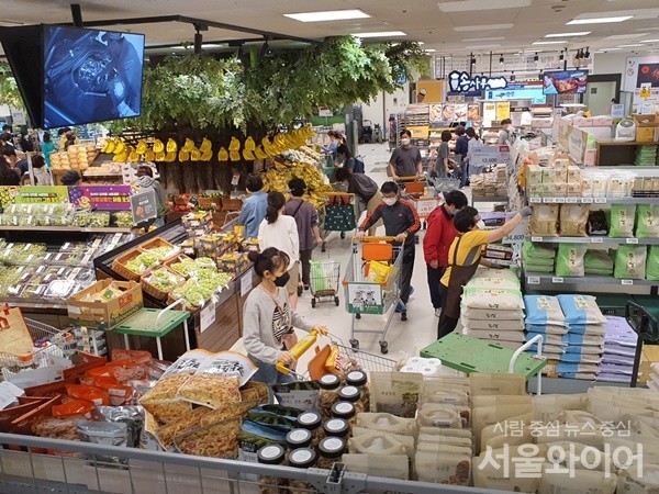3일 통계청에 따르면 11월 소비자물가는 109.41(2015년=100)로 전년 동월 대비 3.7% 상승했다. 사진=서울와이어 DB