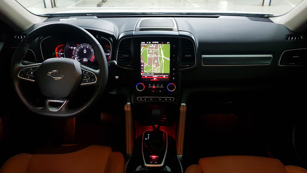 2022년형부터 어댑티브 크루즈 컨트롤 기능이 적용돼 장거리 운전도 거뜬하다. 사진=김상혁 기자