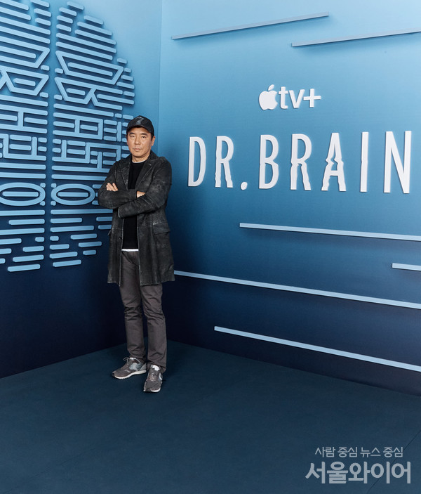 Apple TV+ 최초의 한국어 오리지널 시리즈 ‘Dr. 브레인’ 연출자 김지운 감독. 사진=Apple TV+ 제공