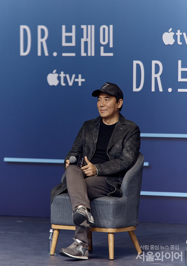 애플TV+ 최초의 한국어 오리지널 시리즈 ‘Dr. 브레인’ 온라인 컨퍼런스 당시 연출자 김지운 감독. 사진=애플TV+ 제공
