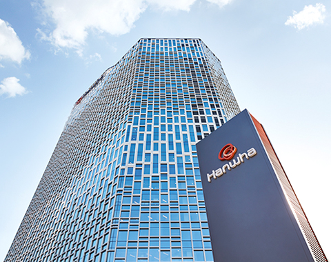 한화솔루션이 삼성전기의 통신모듈 일부 사업을 인수해 안테나 모듈 시장에 진출한다. 사진=한화그룹 제공