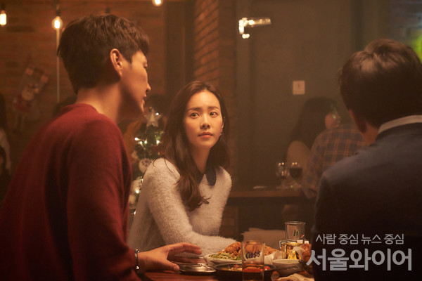영화 '해피 뉴 이어'에서 '소진' 역을 맡은 배우 한지민. 사진: CJ ENM, TVING 제공