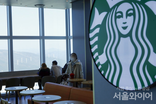 스타벅스는 최근 아메리카노 가격 인상을 적극 검토 중이다. 사진=이태구 기자