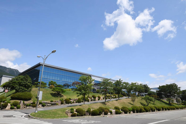 삼성SDI는 2027년 상용화를 목표로 전고체배터리를 개발한다. 사진=삼성SDI 제공