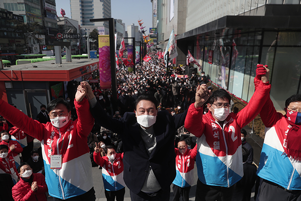 증권가에서 윤석열 국민의힘 대선후보의 공약 수혜 업종으로 원전, 건설, 산업재 및 소재를 꼽았다. 사진=서울와이어 DB