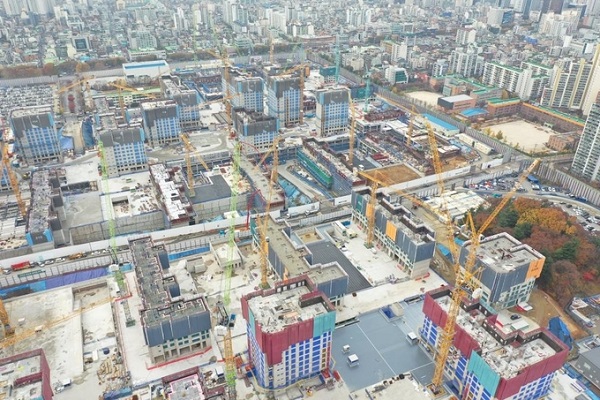 둔촌주공아파트 재건축 사업이 조합과 시공사 간 공사비 갈등으로 중단 위기에 처했다. 사진=둔촌주공 시공사업단 제공