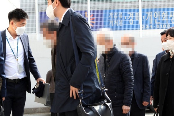 광주 화정아이파크 아파트 붕괴 사고와 관련해 업무상 과실치사상 등의 혐의를 받는 감리자들이 구속 전 피의자 심문에 출석하고 있다. 사진=연합뉴스 제공