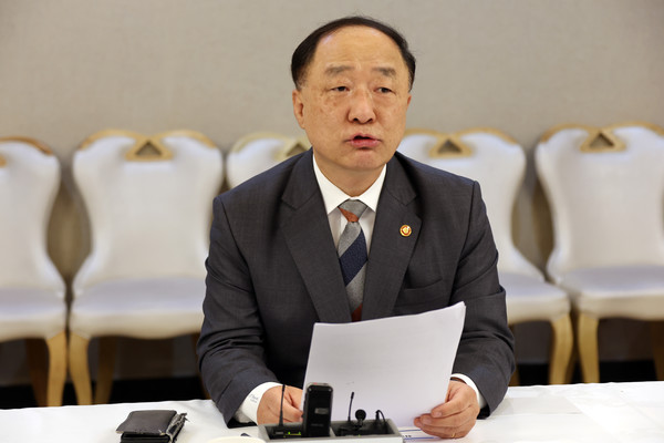 홍남기 경제부총리 겸 기획재정부 장관. / 사진=연합뉴스