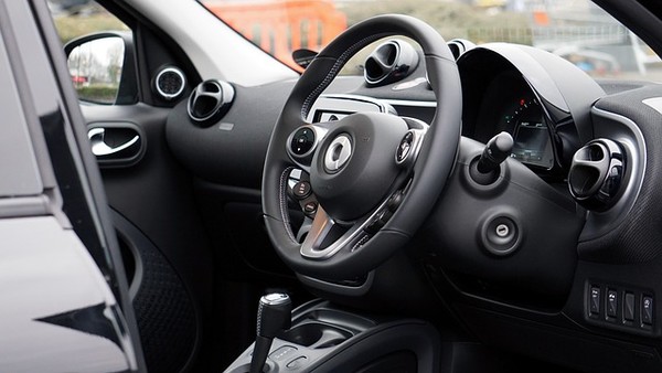 현대차와 기아가 중고차시장 진출 시기 1년 유예안을 수용하겠다고 밝혔다. 사진=픽사베이