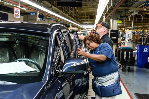 현대자동차 미국 앨라배마 공장에서 근로자들이 자동차를 만들고 있다. 사진=현대자동차 제공