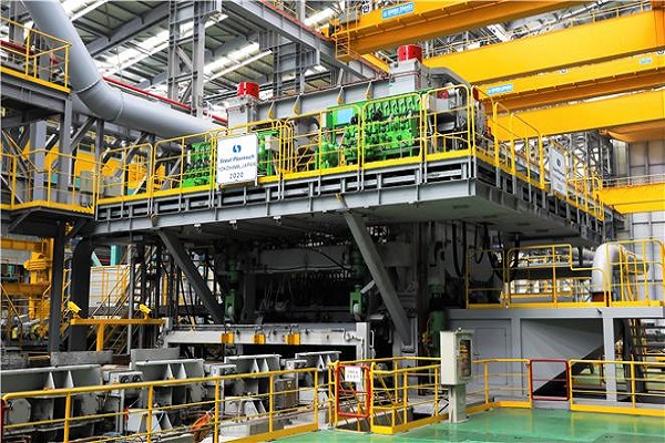 SM스틸 군산공장의 교정기. 사진=SM스틸 제공