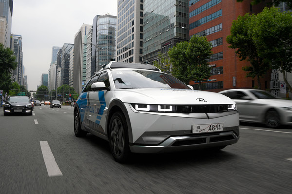 국토부, 서울시, 현대자동차가 함께 레벨4 자율주행택시인 ‘로보라이드’의 시범운행 행사를 9일 진행했다. 사진=현대자동차 제공