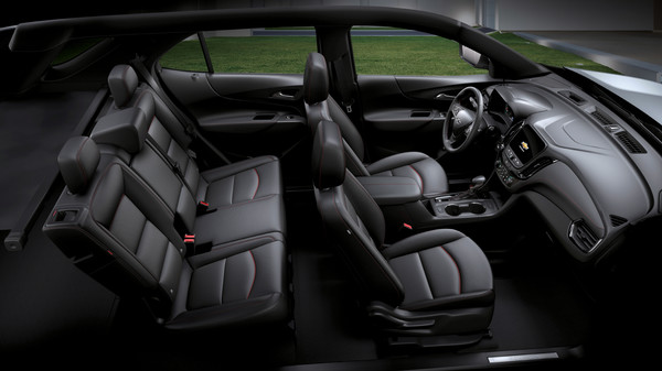 성인 5명이 안락하게 이용할 만큼 넓은 실내공간에 시인성을 높인 4.2인치 슈퍼비전 컬러 클러스터는 주행 정보를 비롯한 각종 차량 정보를 직관적으로 보여줘 보다 안전한 운전을 지원한다. 사진=한국지엠 제공