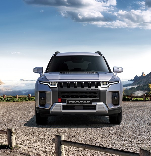 쌍용자동차는 중형 SUV 토레스 사전계약 첫날 계약대수가 1만2000대를 돌파했다고 지난 16일 밝혔다. 그동안 출시한 신차 사전계약 물량 중 역대 최고 기록이다. 사진=쌍용자동차 제공