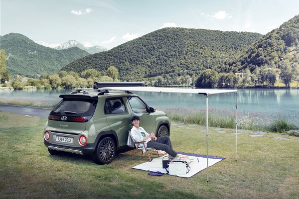 현대차가 차박, 카크닉 등 아웃도어 활동을 지원하고 개인 취향과 상황에 맞게 차량 공간을 자유롭게 활용할 수 있는 캐스퍼 커스터마이징 상품을 선보였다. 사진=현대자동차 제공