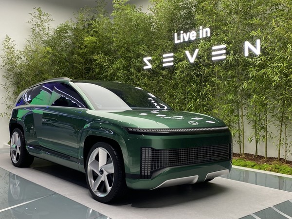 현대자동차가 대형 전기 스포츠유틸리티차량(SUV) 콘셉트카인 세븐(SEVEN)을 지난해 11월 LA오토쇼 세계 최초 공개 이후 국내에 처음 선보였다. 사진=박정아 기자