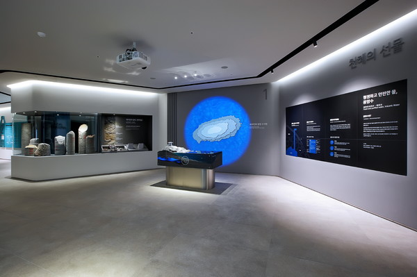 오리온은 제주시 구좌읍 제주용암수 공장에 ‘닥터유 제주용암수 홍보관’을 오픈해 운영한다. 사진=오리온 제공