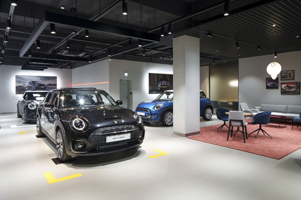 BMW그룹코리아 공식딜러사 ‘도이치 모터스’가 MINI 용산 전시장을 확장 이전해 오픈했다. 사진=BMW 코리아
