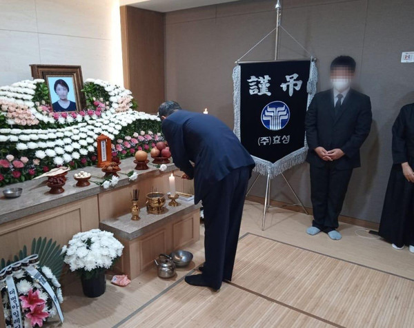 한덕수 국무총리는 6일 경기 이천시 병원 건물 화재로 숨진 희생자들의 빈소를 찾아 조문했다. / 사진=연합뉴스