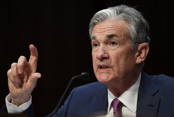 미국 연방준비제도(Fed·연준)가 강한 금리 인상 신호를 보내자 코스피가 1%대 하락하며 2450선대로 밀려났다. 시장에선 이번 주 예정된 잭슨홀 미팅과 한국은행의 금통위에 주목했다. 사진 = 연합뉴스