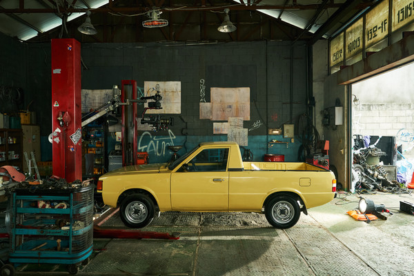 영화 '서울대작전'에서 주인공 차량으로 활약하는 포니 픽업의 모습. 사진=현대자동차 제공