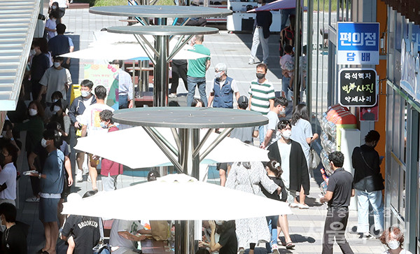 거리두기 해제로 휴게소와 기차에서 취식이 가능해져 국민들이 연휴를 더욱 즐겁게 즐길 수 있을 것으로 보인다. 사진=서울와이어 DB