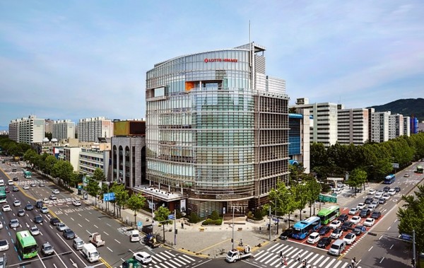 롯데하이마트는 대형 화면을 통한 시청 경험을 원하는 고객 수요에 맞춘 이벤트와 추석 선물 기획전을 준비했다. 사진=롯데하이마트 제공