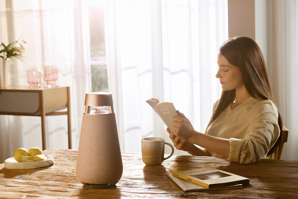 LG전자가 13일 프리미엄 무선 스피커 ‘LG 엑스붐 360’ 신제품을 공개했다. 사진=LG전자 제공