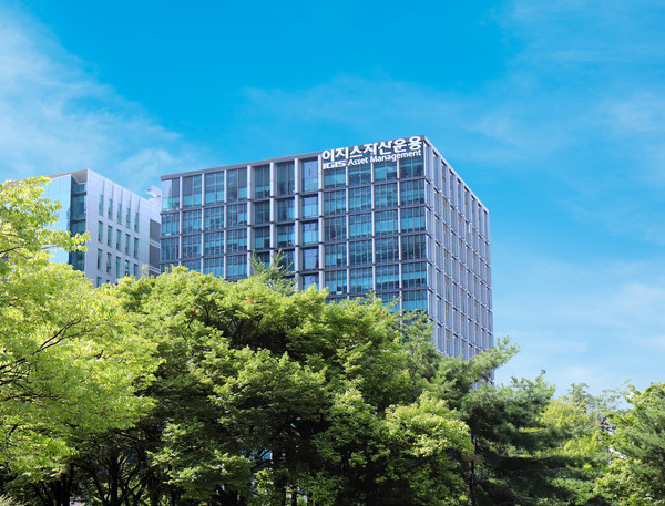 이지스자산운용은 제7기 신입사원을 공개 채용한다고 16일 밝혔다. ▲국내 부동산 투자 ▲해외 부동산 투자 ▲국내 부동산 자산관리 ▲해외 부동산자산관리 ▲증권 ▲인프라 ▲경영지원 등 7개 직군이다. 사진=이지스자산운용 제공