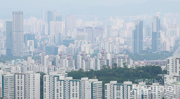전국 집값 하락세가 짙어지는 가운데 서울 송파구와 강동구의 매매가격이 급격히 하락했다. 사진=이태구 기자