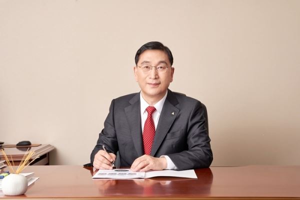 윤영준 현대건설 대표이사가 6개월 동안 공석이었던 한국주택협회 신임 회장으로 선임됐다. 사진=현대건설 제공