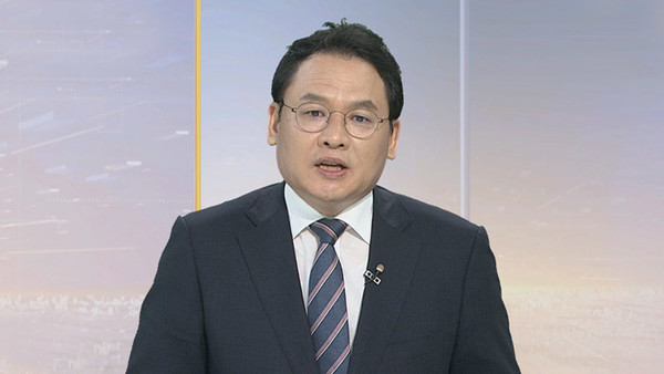 강신업 변호사가 이준석 국민의힘 대표의 성접대 의혹을 제기한 김성진 아이카이스트 전 대표 변호를 맡는다고 25일 밝혔다. 사진=연합뉴스 