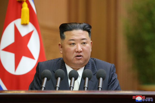 김정은 북한 국무위원장이 최근 북한군 훈련을 참관하며 남북 대화는 더이상 없을 것이라고 밝혔다. 사진=연합뉴스 
