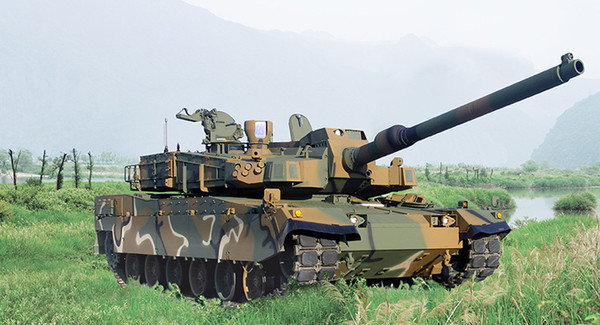 K-2 전차, K9 자주포, FA-50 경공격기에 이어 천무 다연장로켓포 도입 계획을 밝힌 폴란드 국방부 장관의 방한이 중국의 개입으로 무산된 것으로 전해졌다. 사진은 현대로템 K2전차. 사진=현대로템
