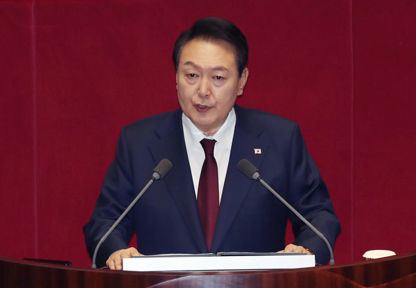 윤석열 대통령이 25일 오전 국회 본회의장에서 내년도 정부 예산안에 대한 시정연설을 하고 있다.  / 사진=공동취재단