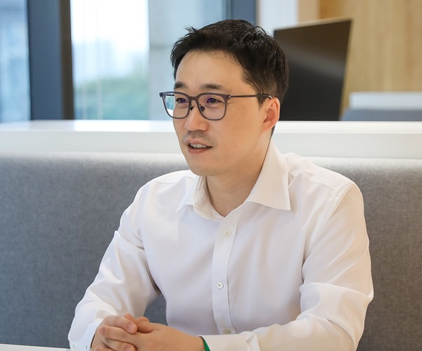 토스증권의 MTS 개발을 진두지휘했던 기술직종 출신 오 대표는 거래시스템의 오류가 자주 발생한다는 시장의 우려를 불식시킬 것으로 기대되고 있다. 사진=토스증권 제공