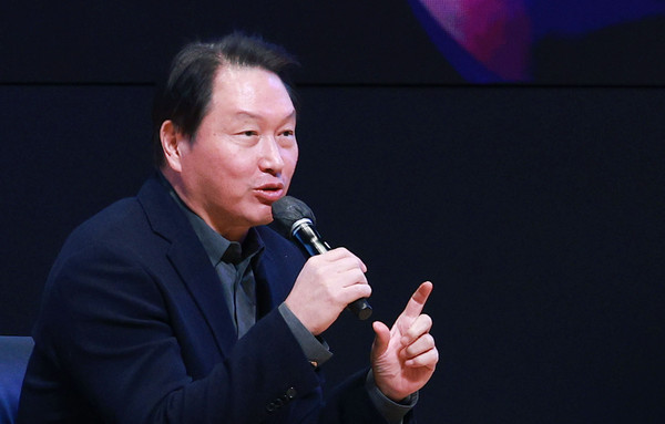 최태원 대한상공회의소 회장 겸 SK그룹 회장이 지난 3일 오후 서울 코엑스에서 스파크랩 주최로 열린 데모데이 행사에서 발언하고 있다. 사진=연합뉴스 제공