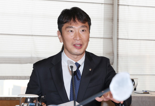 이복현 금감원장이 10일 오전 서울 중구 롯데호텔에서 열린 '글로벌 금융시장 리스크 점검 및 금융회사 해외진출 지원 간담회'에서 발언하고 있다. / 사진=연합뉴스