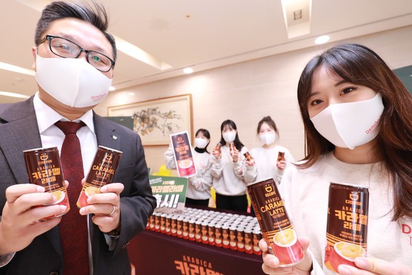 동아오츠카가 디앤카페의 신제품 ‘카라멜라떼’를 출시했다. 사진=동아오츠카 제공