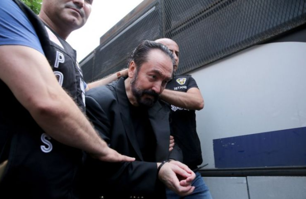 튀르키예(터키) 사이비 교주 아드난 옥타르가 16일(현지시간) 재심에서 8658년형을 선고받았다. 사진=BBC 홈페이지